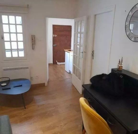 ベッドアンドブレックファースト Petit Cocon En Plein Centre Historique D Uzès   Place Aux Herbes En Zone Piétonnière