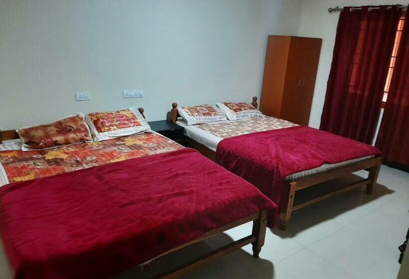 בית מלון כפרי Jack N Jill Holidays Inn