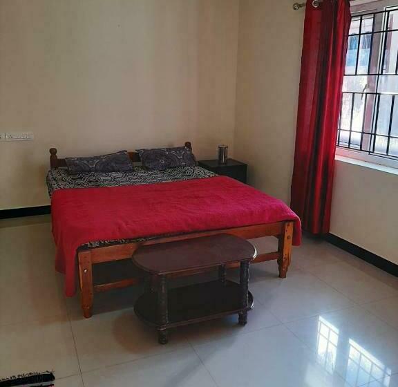 בית מלון כפרי Jack N Jill Holidays Inn