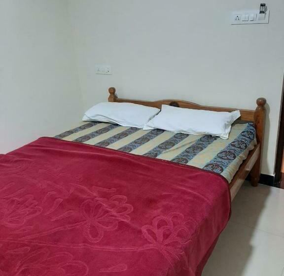 בית מלון כפרי Jack N Jill Holidays Inn