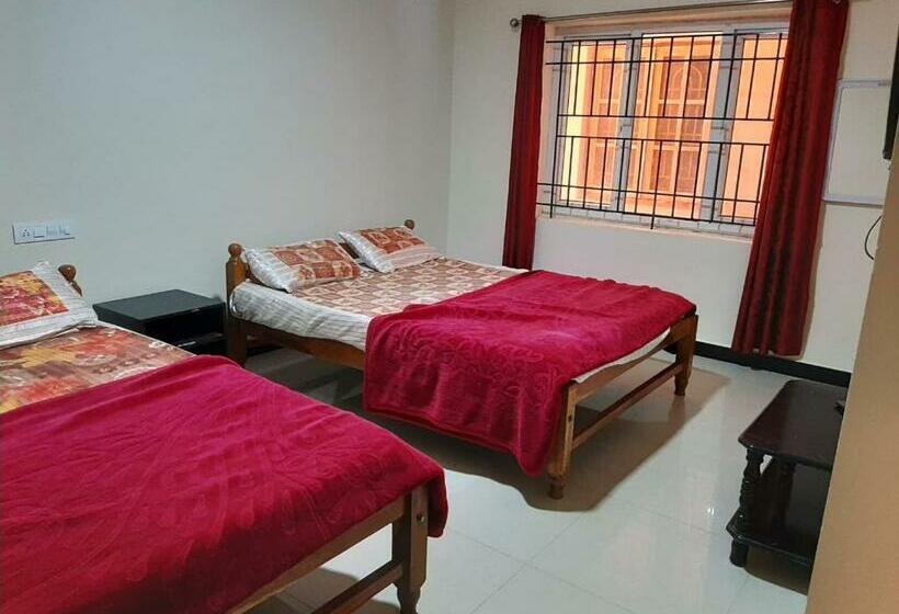 בית מלון כפרי Jack N Jill Holidays Inn