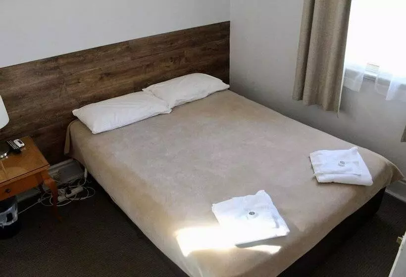 Vandenberg Hotel Forbes