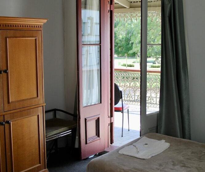 Vandenberg Hotel Forbes