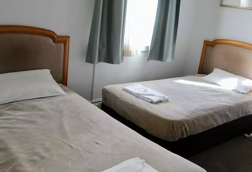 Vandenberg Hotel Forbes