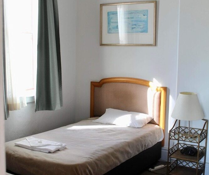 Vandenberg Hotel Forbes