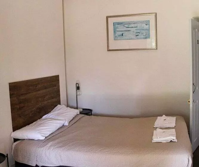 Vandenberg Hotel Forbes