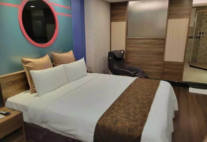 تختخواب و صبحانه Golden Sands Motel