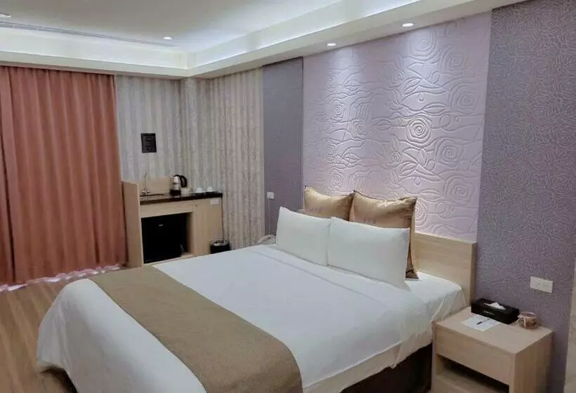تختخواب و صبحانه Golden Sands Motel