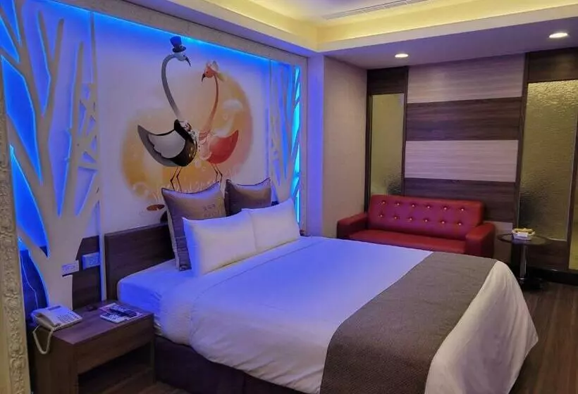 تختخواب و صبحانه Golden Sands Motel