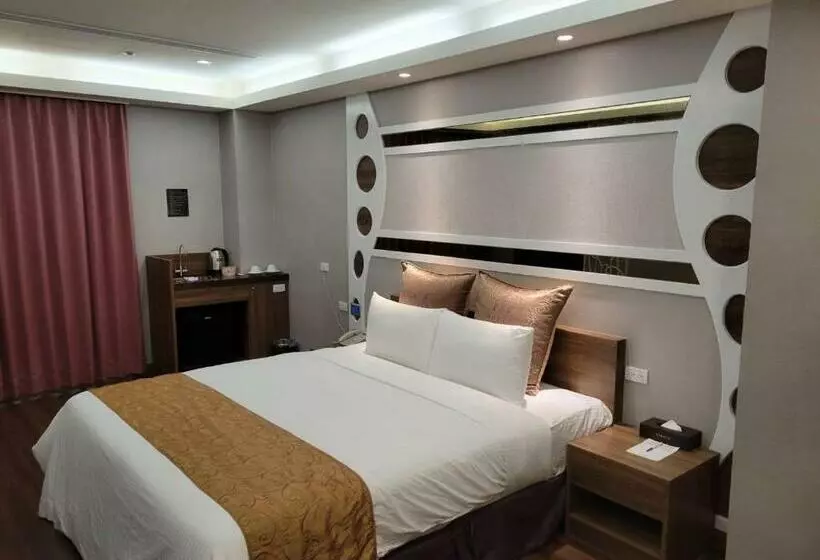 تختخواب و صبحانه Golden Sands Motel