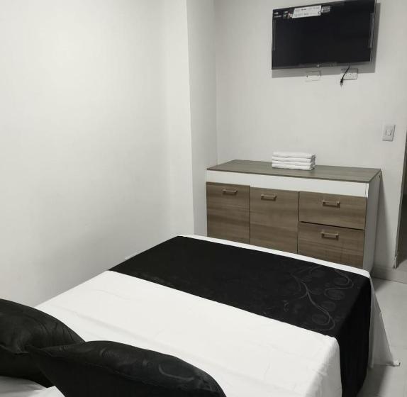 هتل Black & White