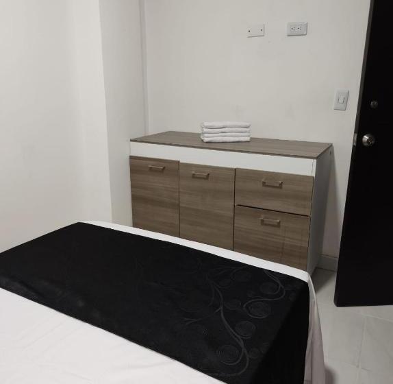 هتل Black & White