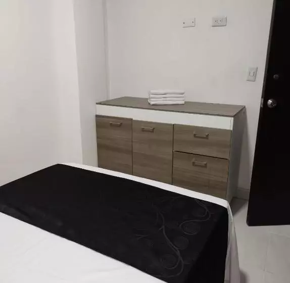 ホテル Black & White