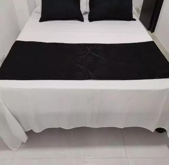 ホテル Black & White