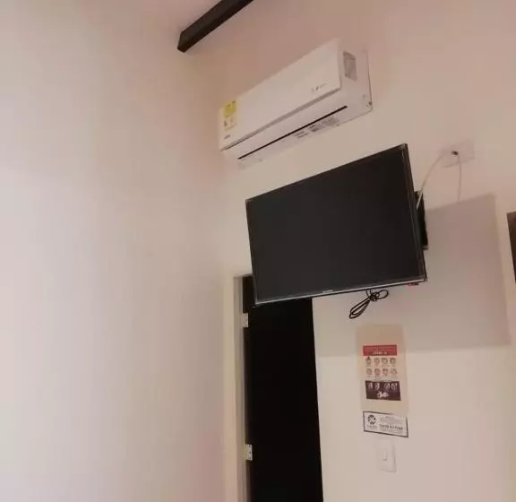 ホテル Black & White