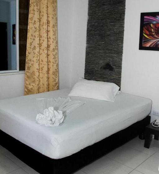 هتل Black & White