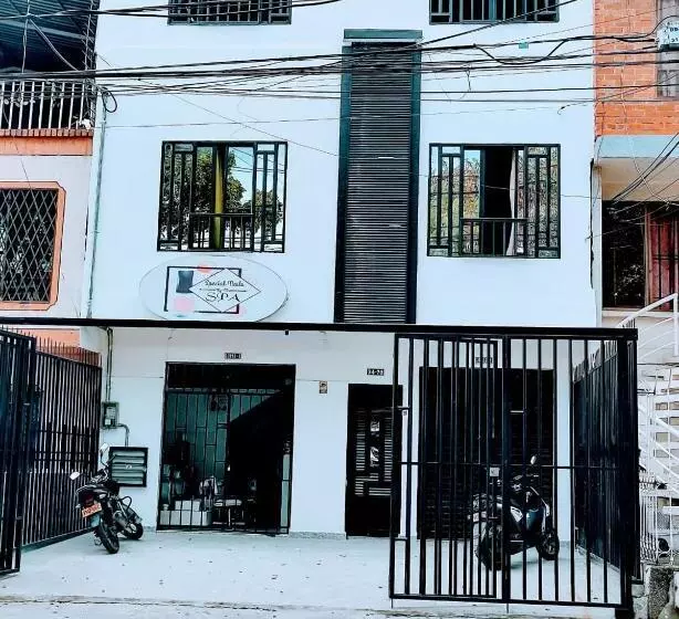 ホテル Black & White