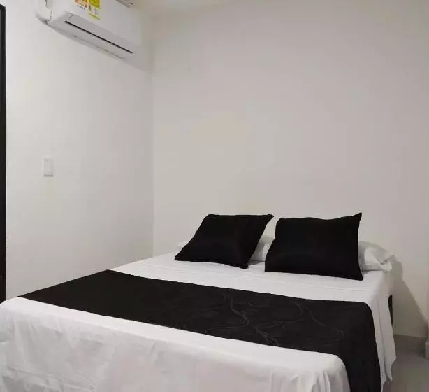 ホテル Black & White