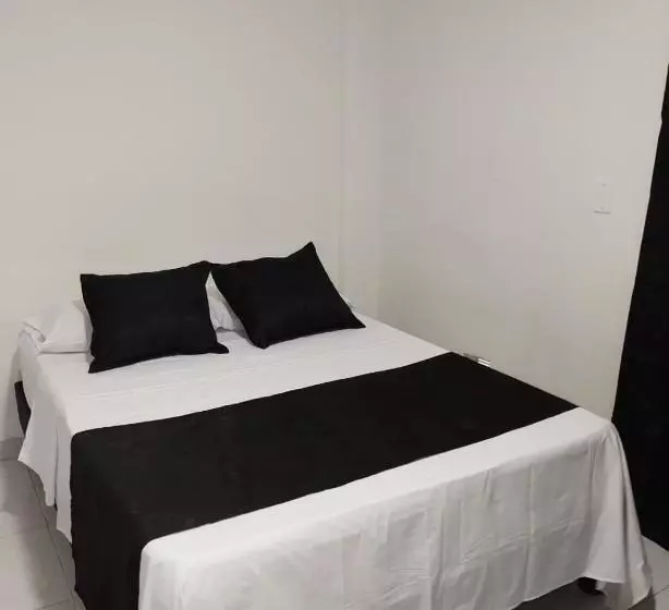 ホテル Black & White