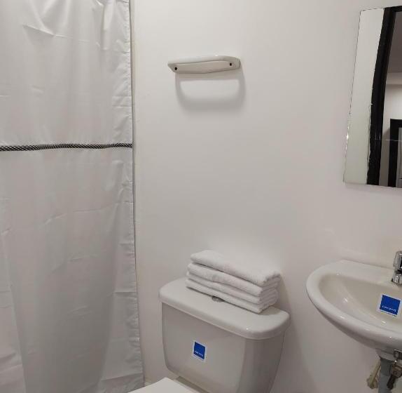 هتل Black & White