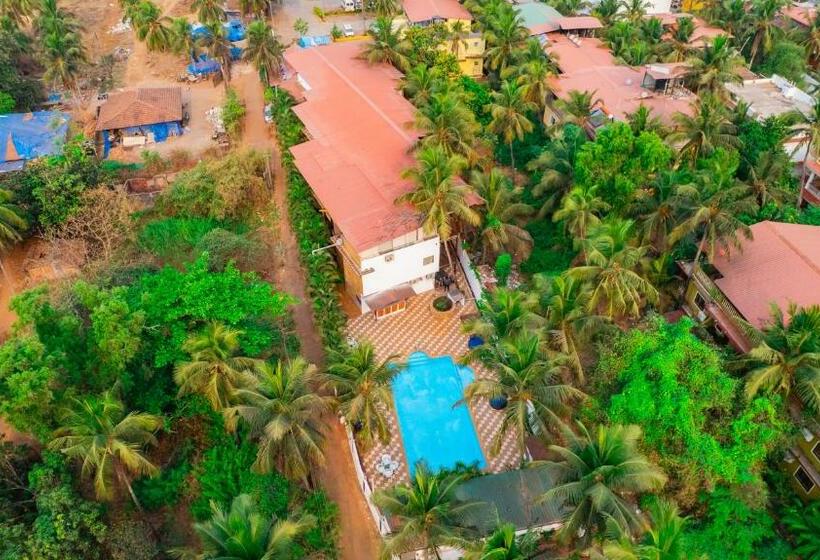 Hotel Bluebell Beach Resort Candolim