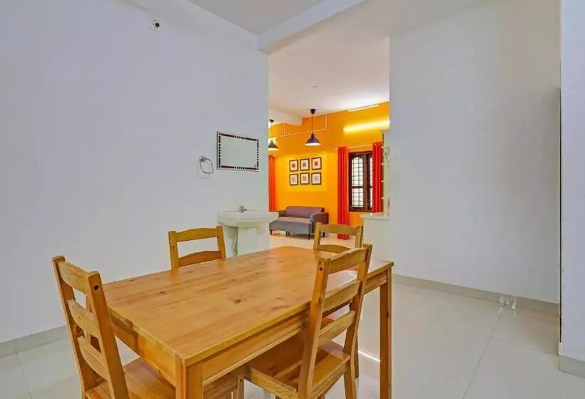 ホテル Capital O Pop Tavern Kazhakkottam
