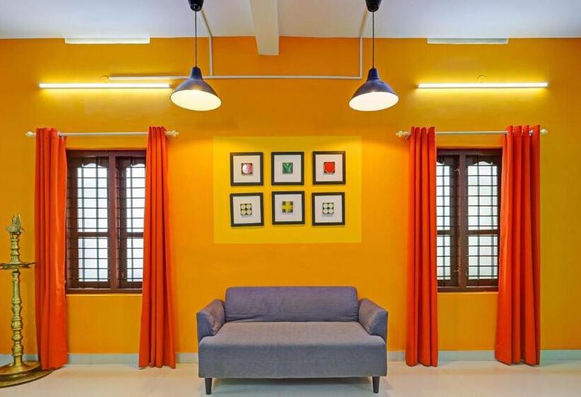 هتل Capital O Pop Tavern Kazhakkottam