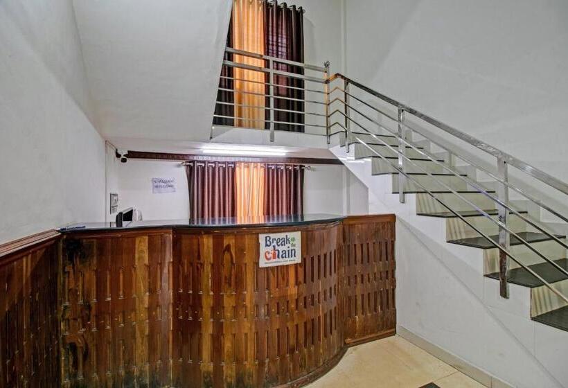 هتل Capital O Pop Tavern Kazhakkottam