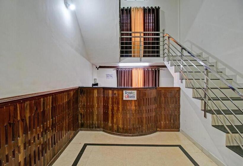 هتل Capital O Pop Tavern Kazhakkottam