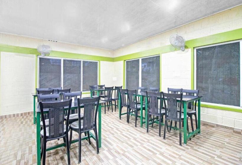 هتل Capital O Pop Tavern Kazhakkottam