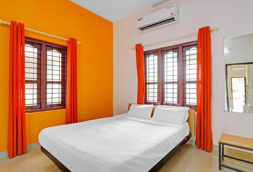 هتل Capital O Pop Tavern Kazhakkottam