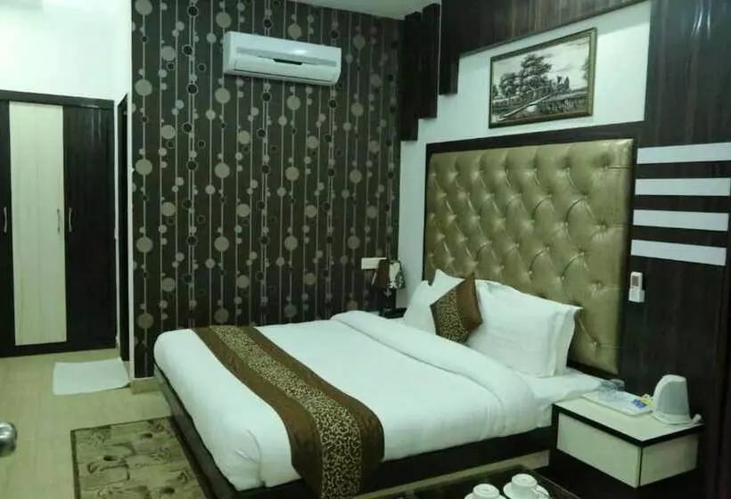 هتل The Mirage Palace