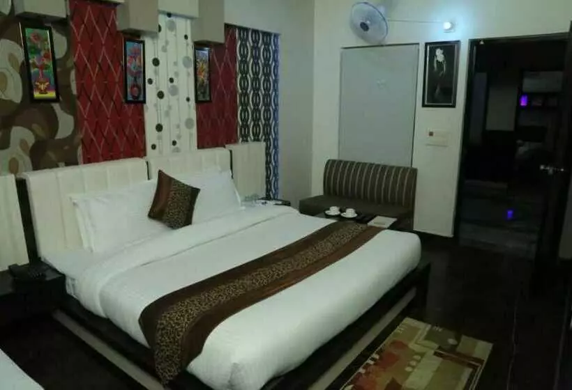 هتل The Mirage Palace