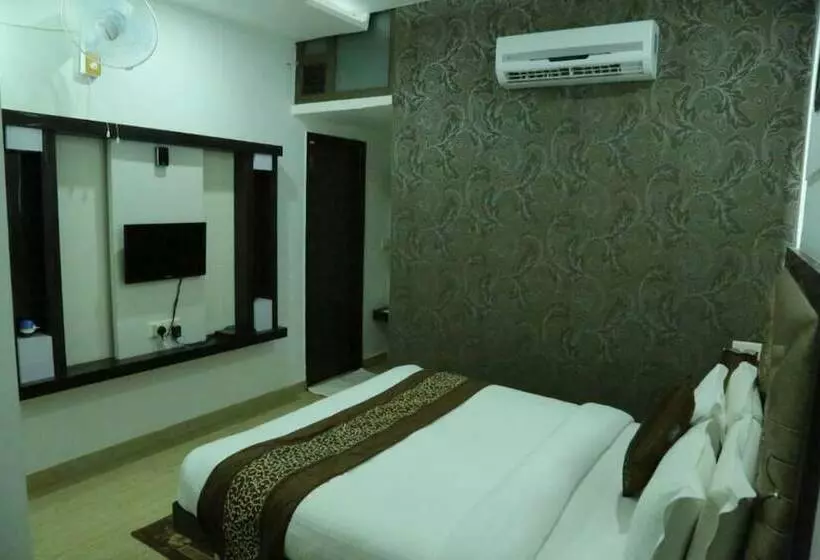 هتل The Mirage Palace