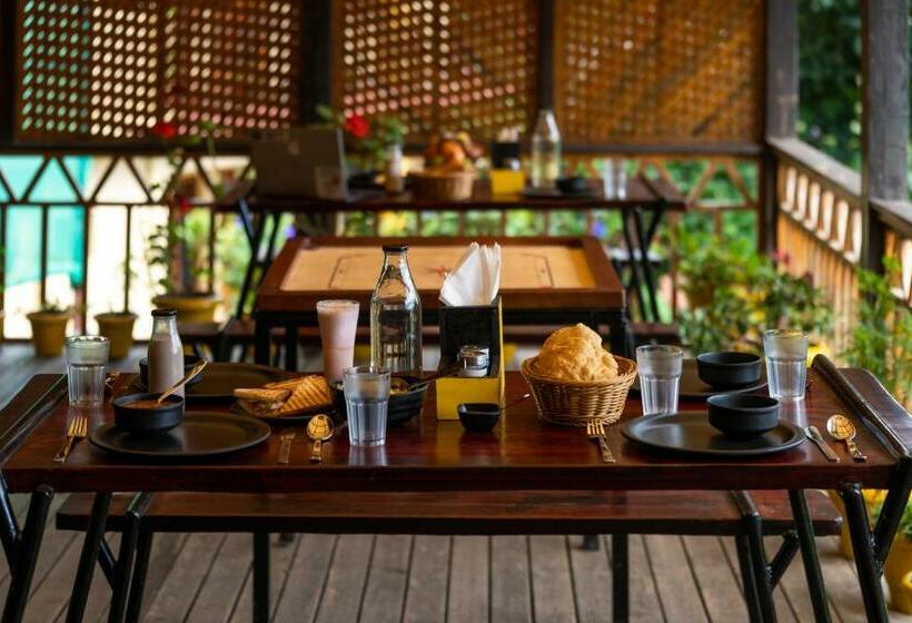 The Hosteller Kufri, Shimla