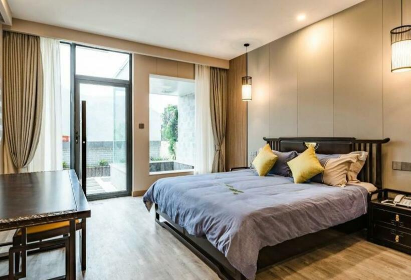 Floral Hotel Shitai Se Shui Wan