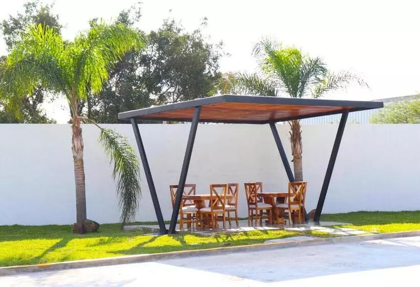 ホテル Bugari Aeropuerto Guadalajara