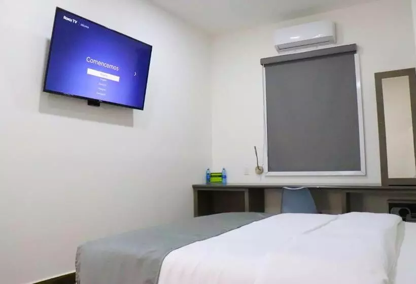 ホテル Bugari Aeropuerto Guadalajara