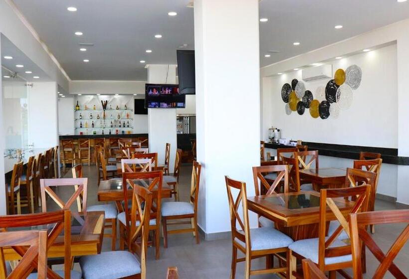 בית מלון כפרי Bugari Aeropuerto Guadalajara