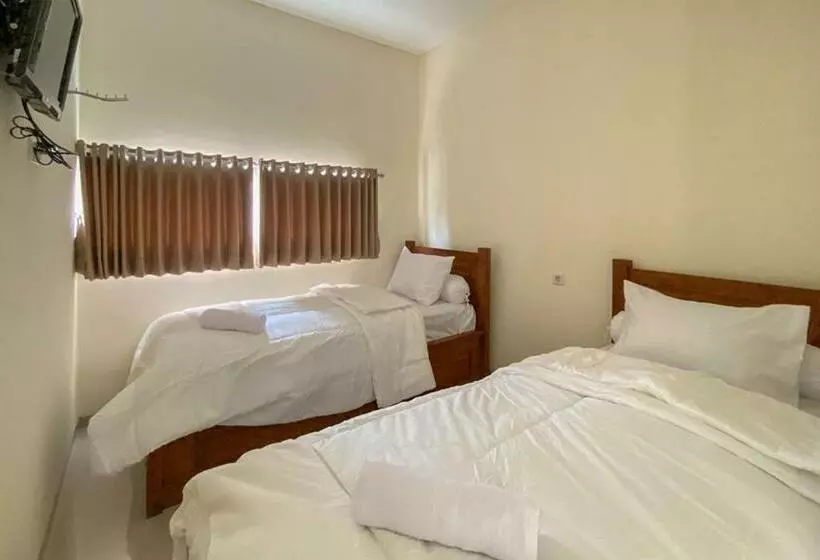 ホテル Nipa Guest House Near Universitas Widyagama Mitra Reddoorz