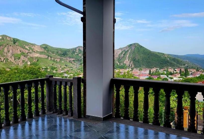 پانسیون Popock Goris