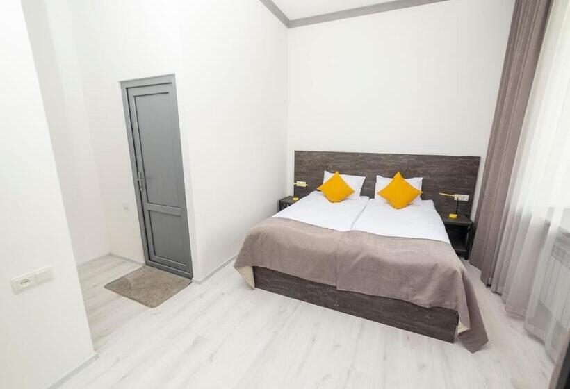 پانسیون Popock Goris