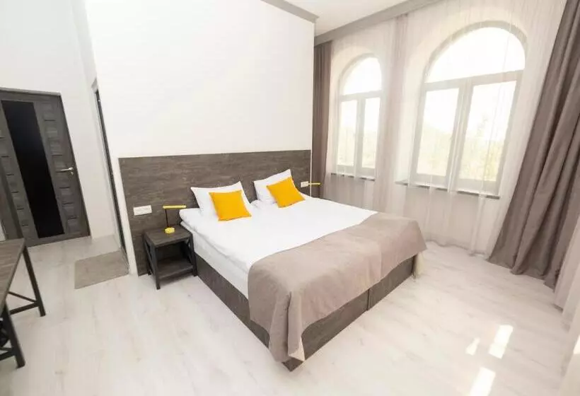 پانسیون Popock Goris