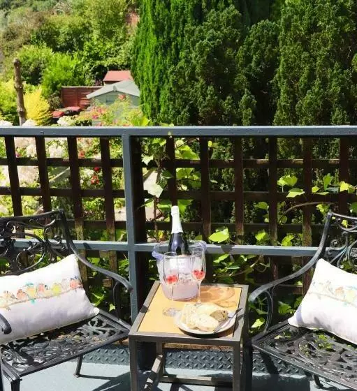 Lomakeskus Ironmasters House