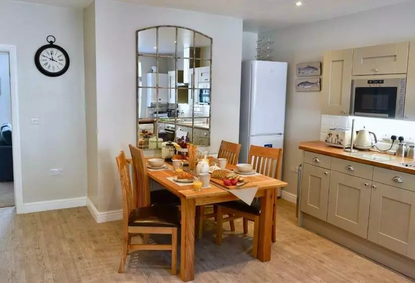 Lomakeskus Ironmasters House