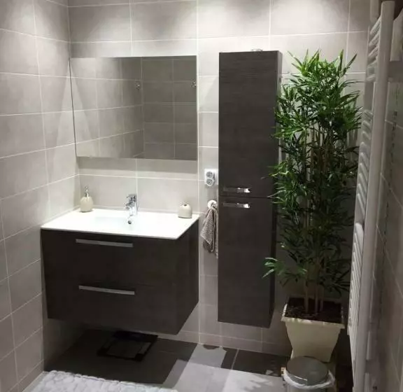 تختخواب و صبحانه La Chambre Rose