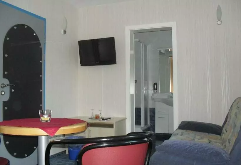 Hotelli Pension Zur Mole