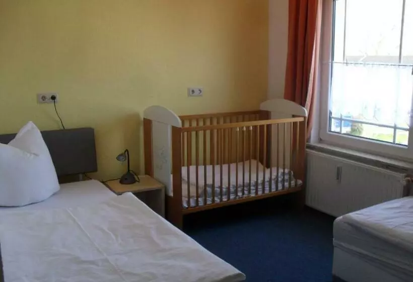 Hotelli Pension Zur Mole