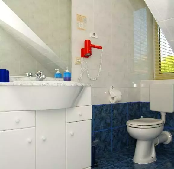 Hotelli Pension Zur Mole