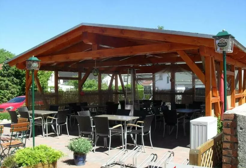 Hotelli Pension Zur Mole